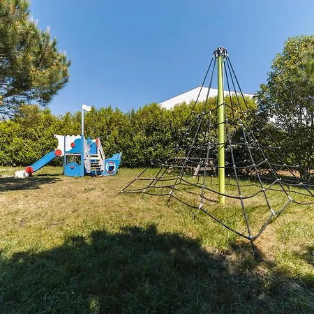 Campsite Au Port De - Maeva L'Houmeau