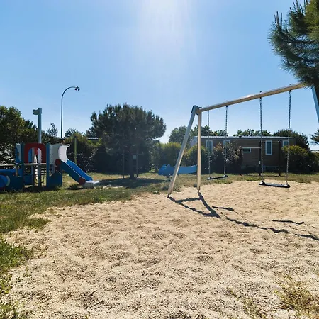 Au Port De - Maeva Campsite