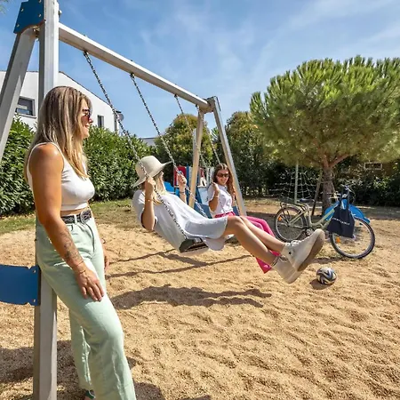 Au Port De - Maeva אתר קמפינג L'Houmeau