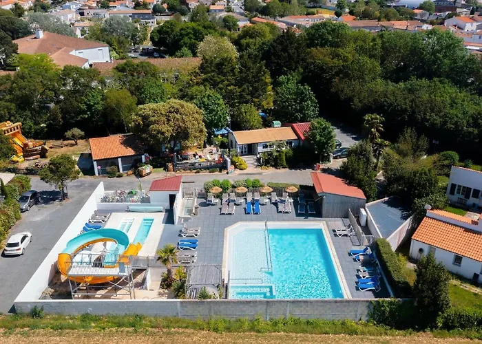 Au Port De - Maeva Kemping 4*